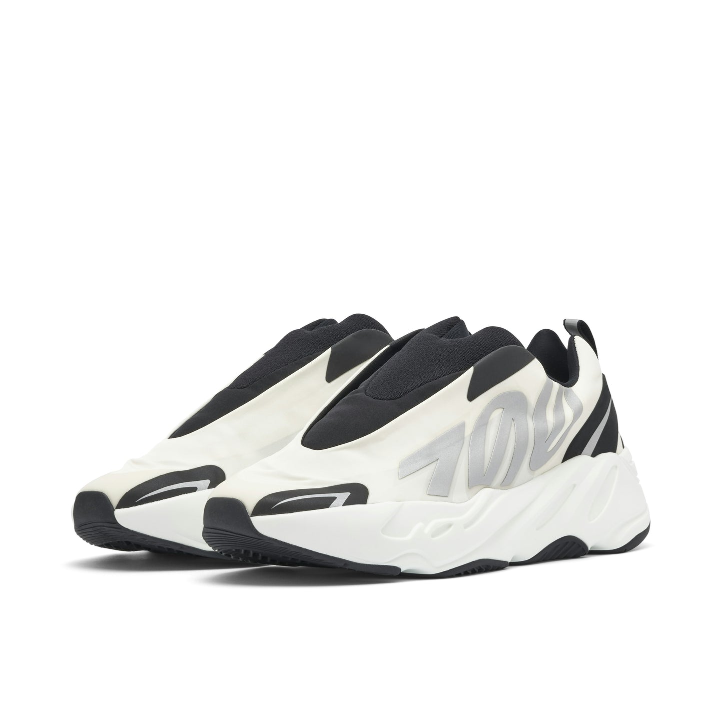 Yeezy Boost 700 MNVN Laceless Analog