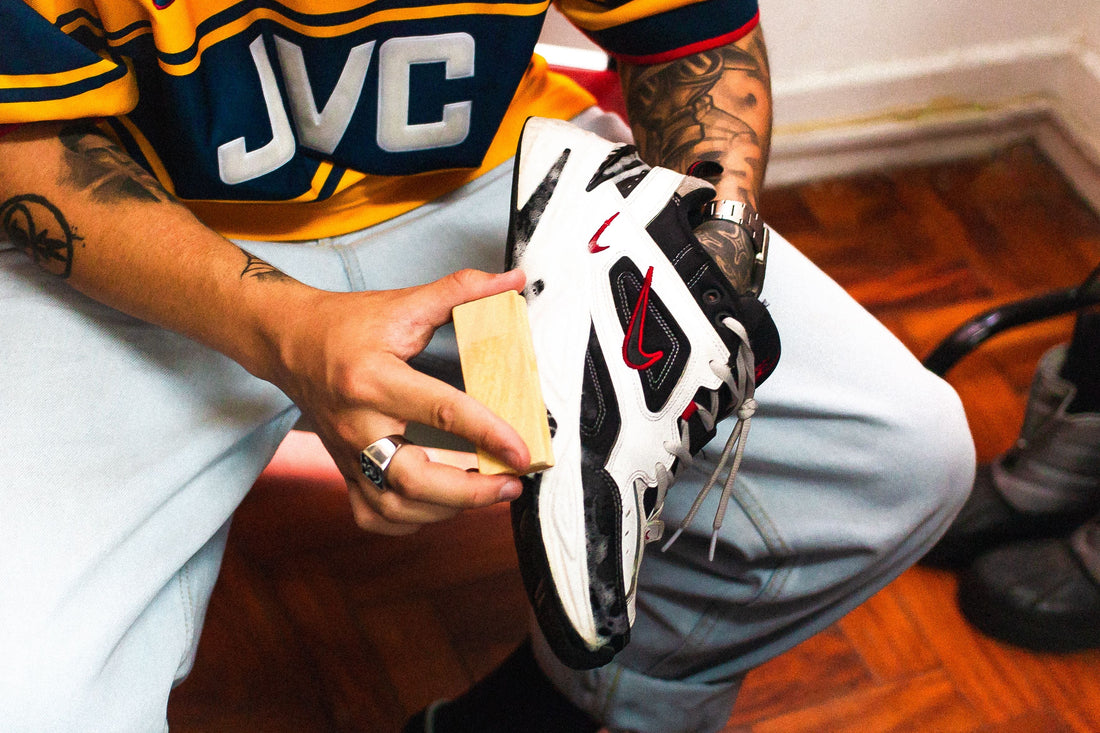 Ako čistiť sneakers: praktický návod na starostlivosť o tenisky Tuzex Fashion Store