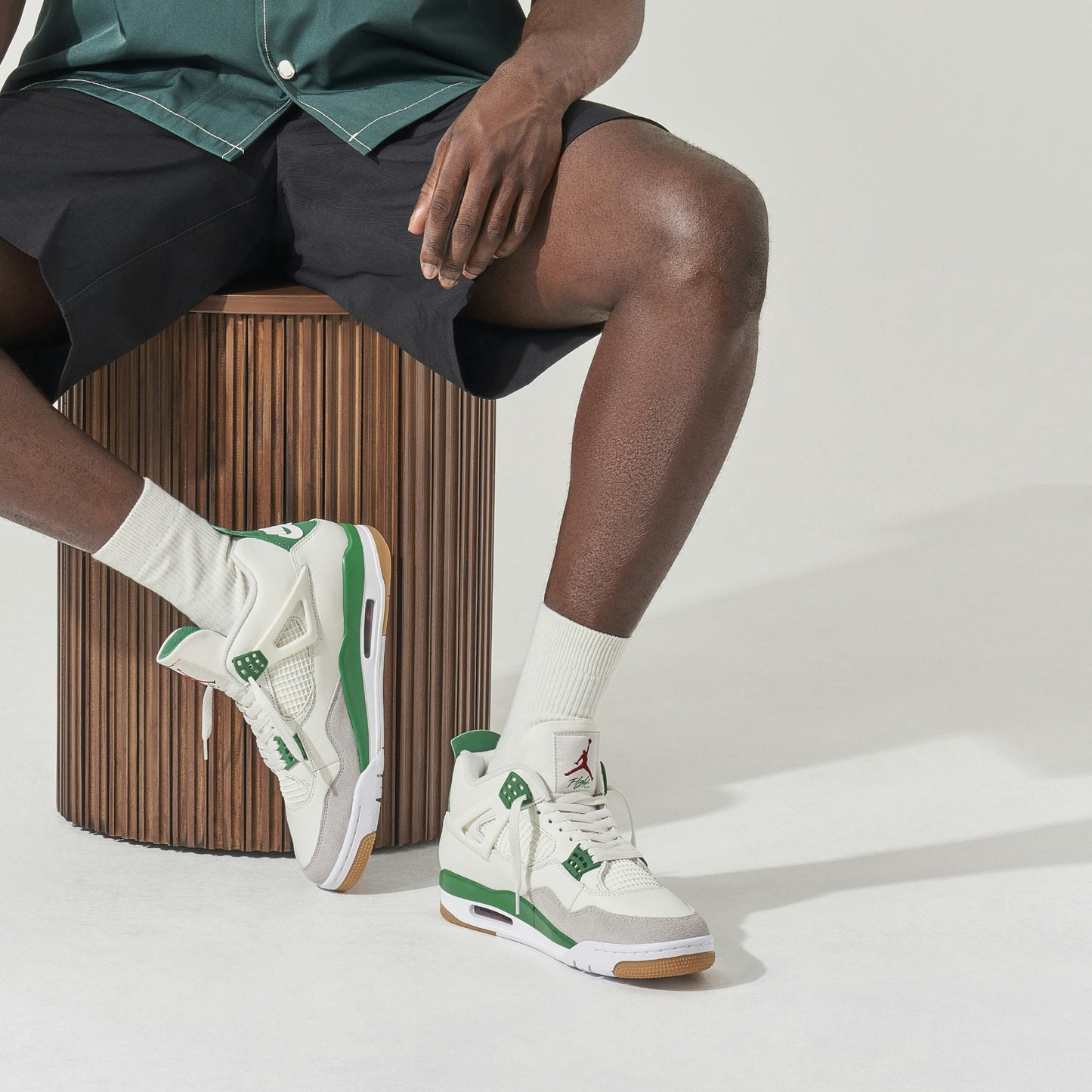 Air Jordan 4 Retro SB Pine Green