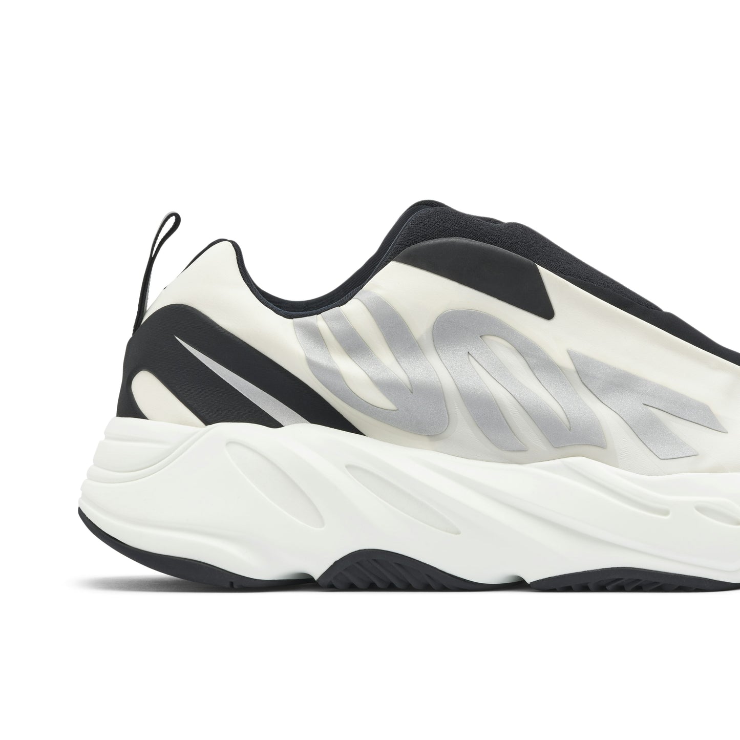 Yeezy Boost 700 MNVN Laceless Analog