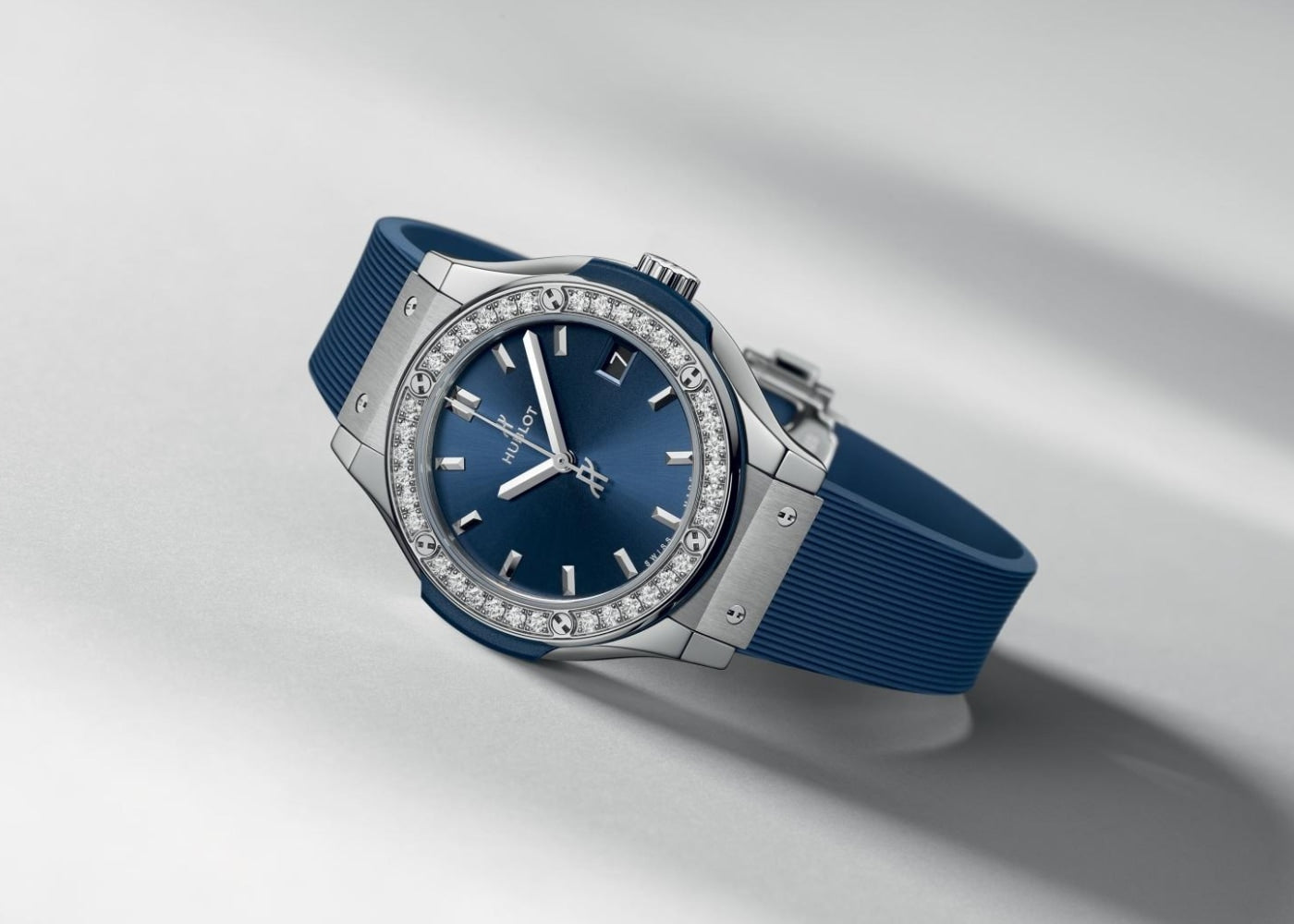 Hublot Classic Fusion Titanium Blue Diamonds 33mm | 581.NX.7170.RX.1104