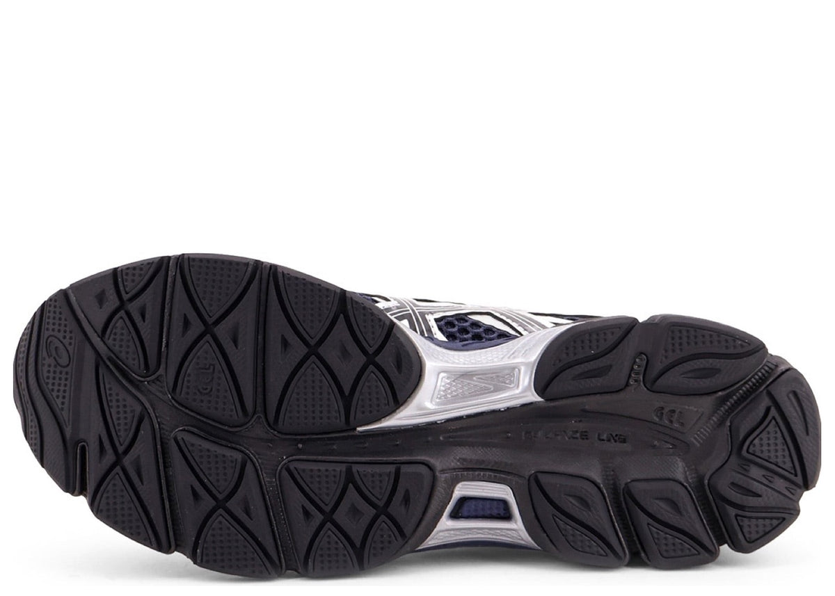 ASICS Gel Cumulus 16 mesh sneakers with contrasting inserts