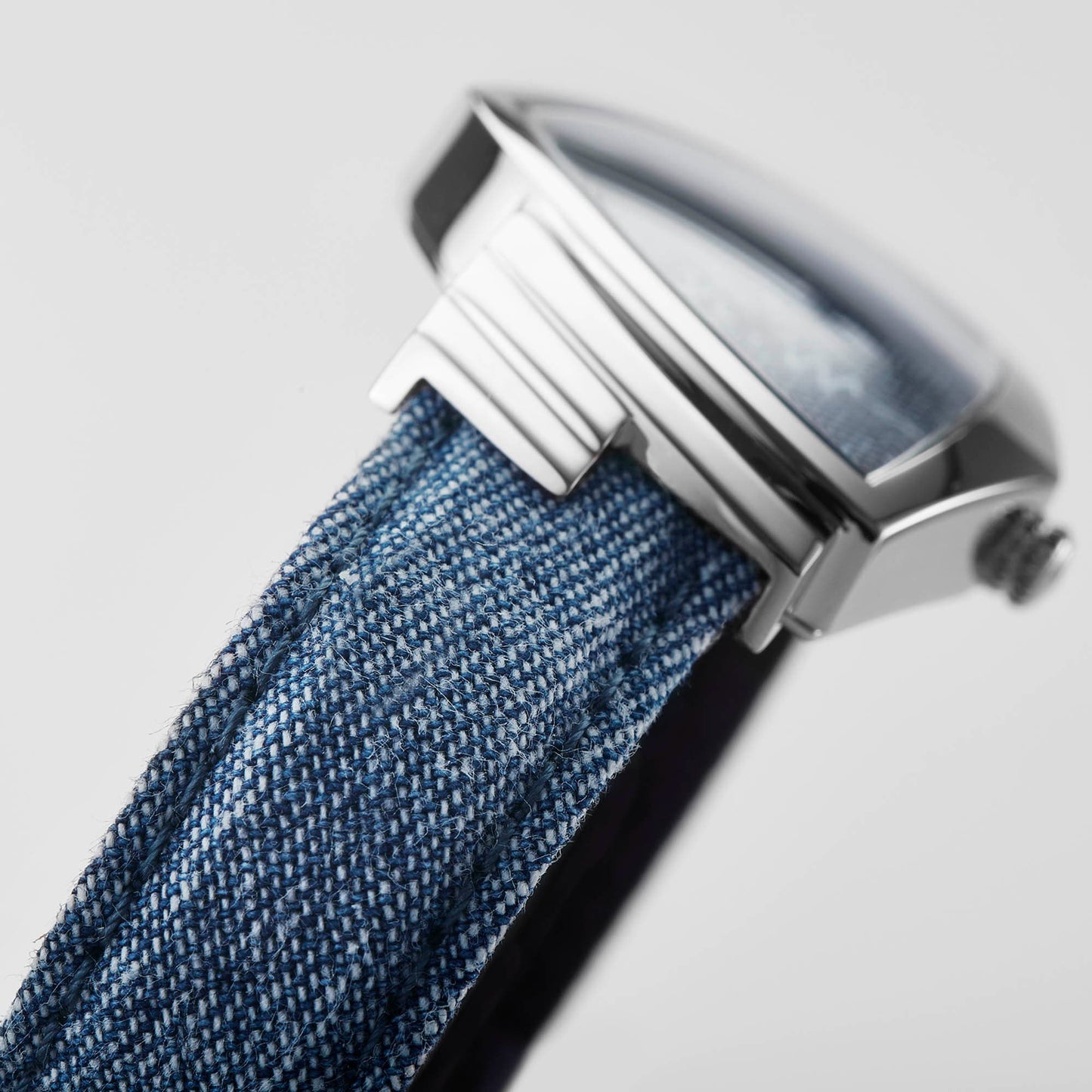 Hamilton Ventura Quartz | H24411941