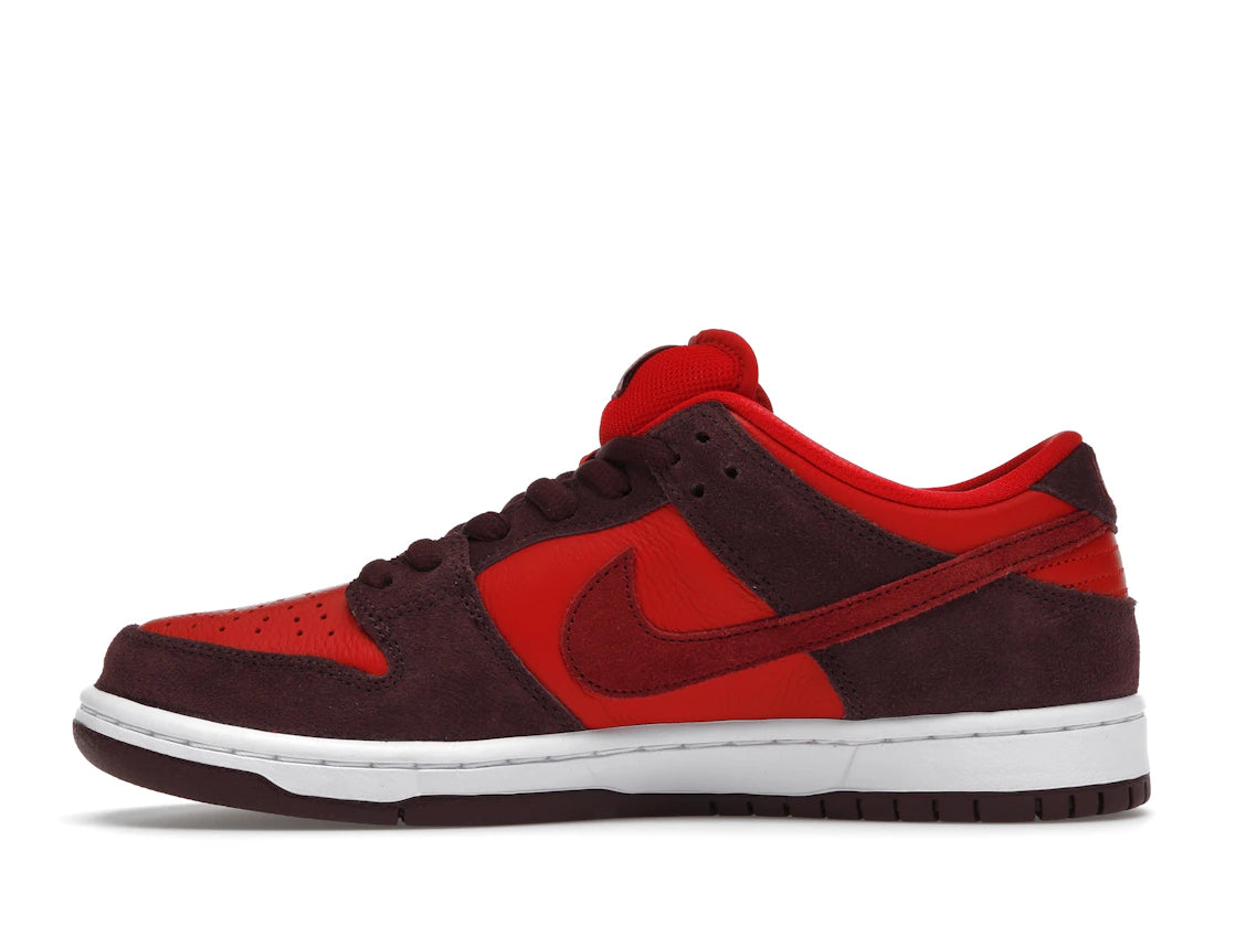 Nike SB Dunk Low Cherry