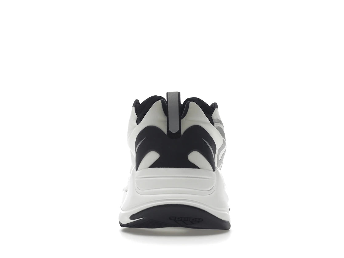 Yeezy Boost 700 MNVN Laceless Analog