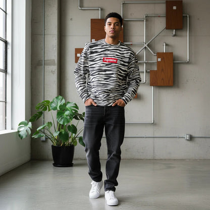 Supreme Box Logo Crewneck Zebra White Black (FW22)