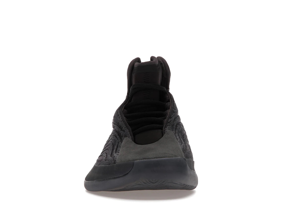 Yeezy QNTM Onyx