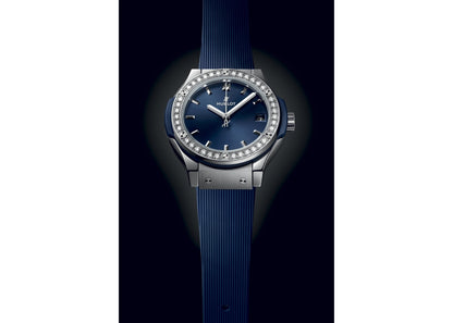 Hublot Classic Fusion Titanium Blue Diamonds 33mm | 581.NX.7170.RX.1104