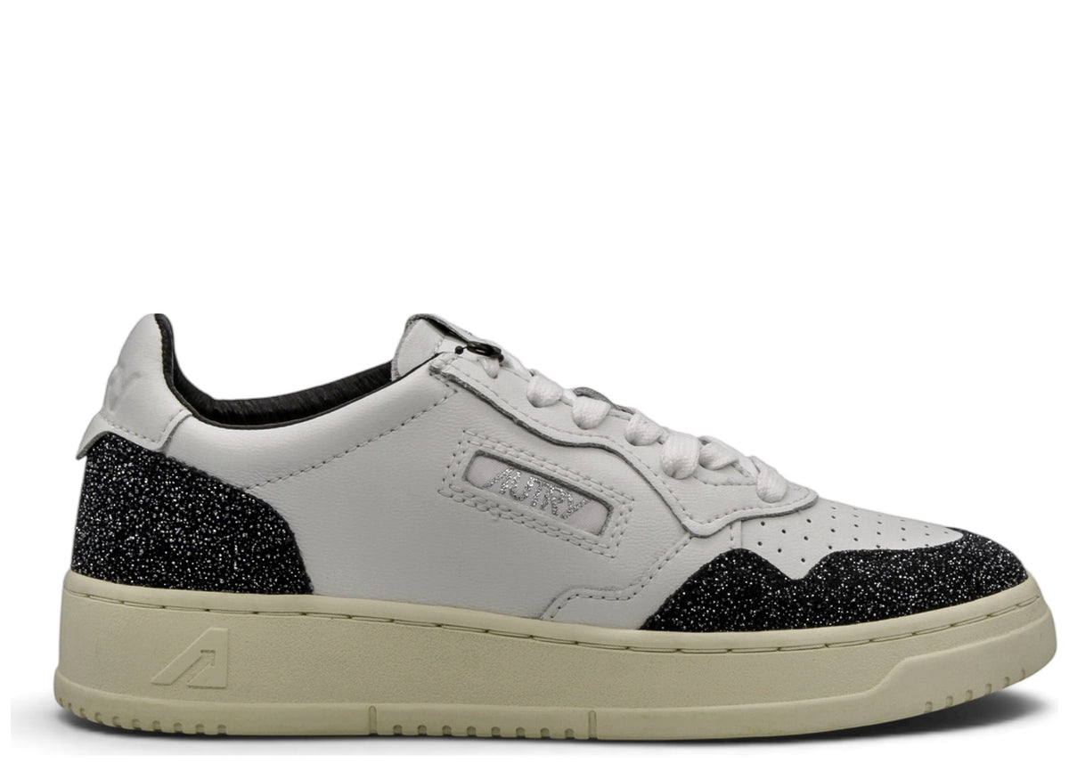Autry Medalist Low Leather White / Stars Off Black (Women's)
