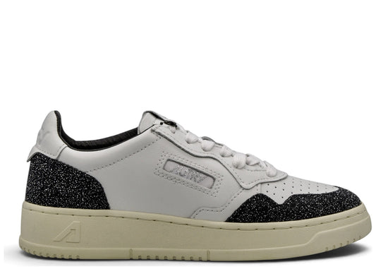 Autry Medalist Low Leather White / Stars Off Black (Women's)