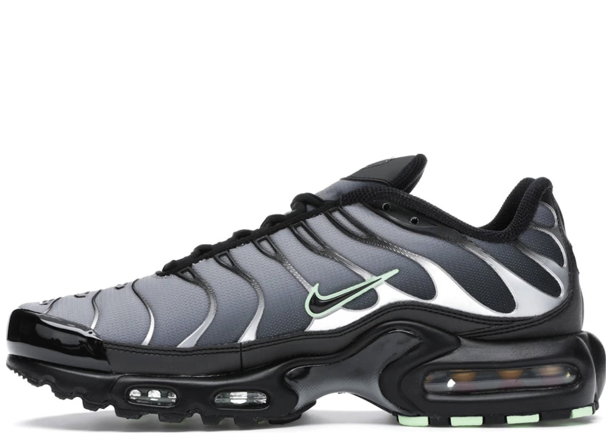 Nike Air Max Plus Black Particle Grey Vapour Green